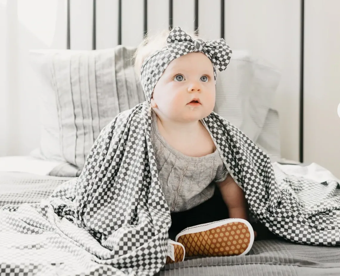 Copper Pearl - Infant Stretchy Soft-Knit Bow Headband in Nash