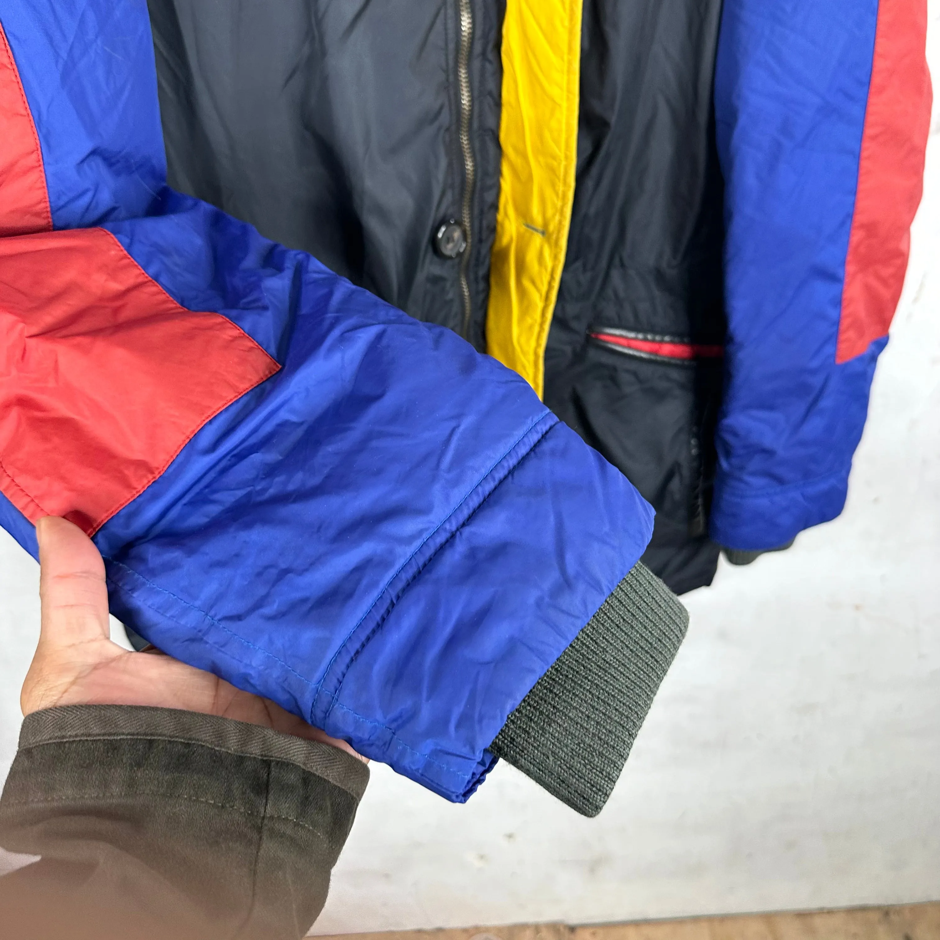 Moschino Peace Light Puffer