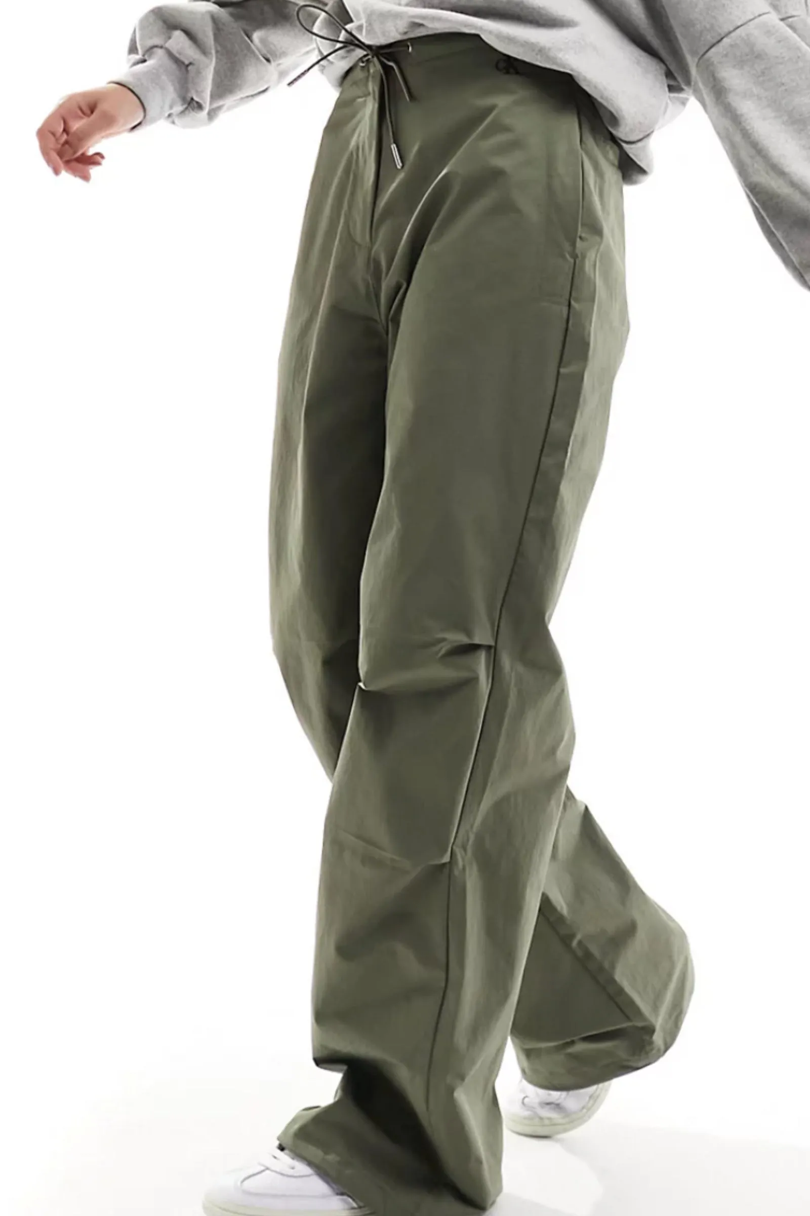 Parachute Pants in Olive
