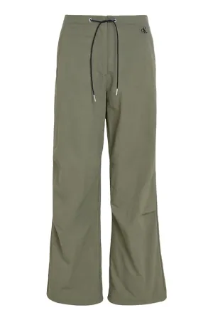 Parachute Pants in Olive