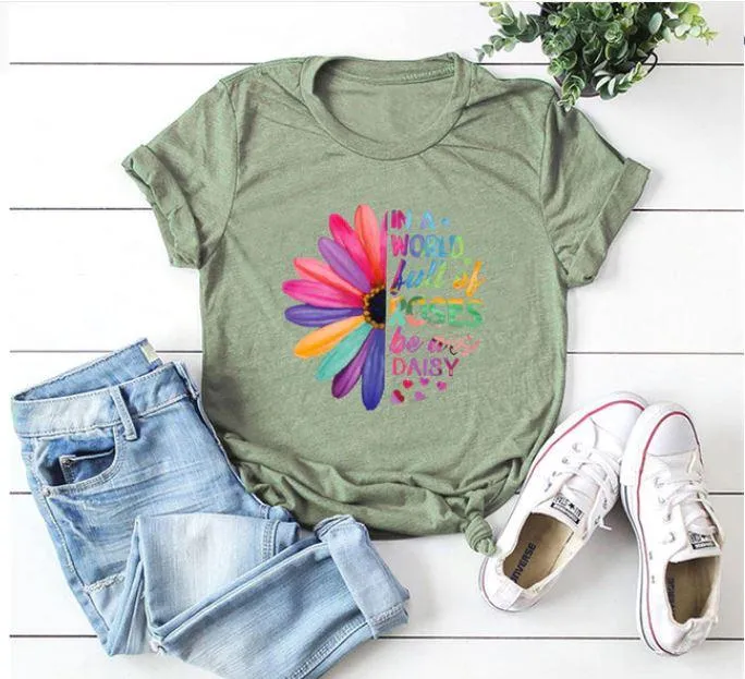 Women Stunning Roses Daisies T Shirt- Be different