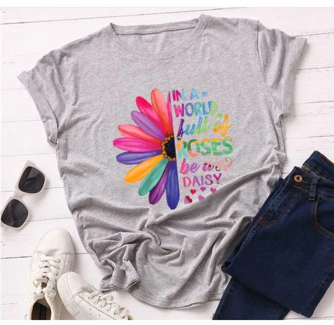 Women Stunning Roses Daisies T Shirt- Be different