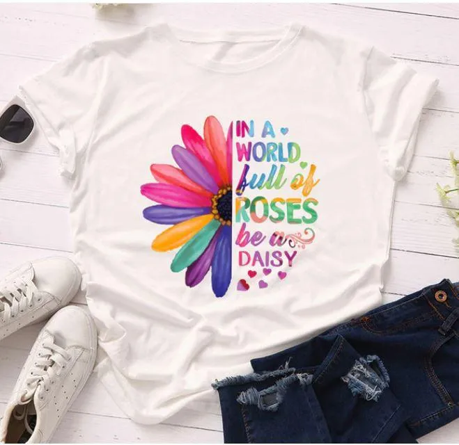 Women Stunning Roses Daisies T Shirt- Be different